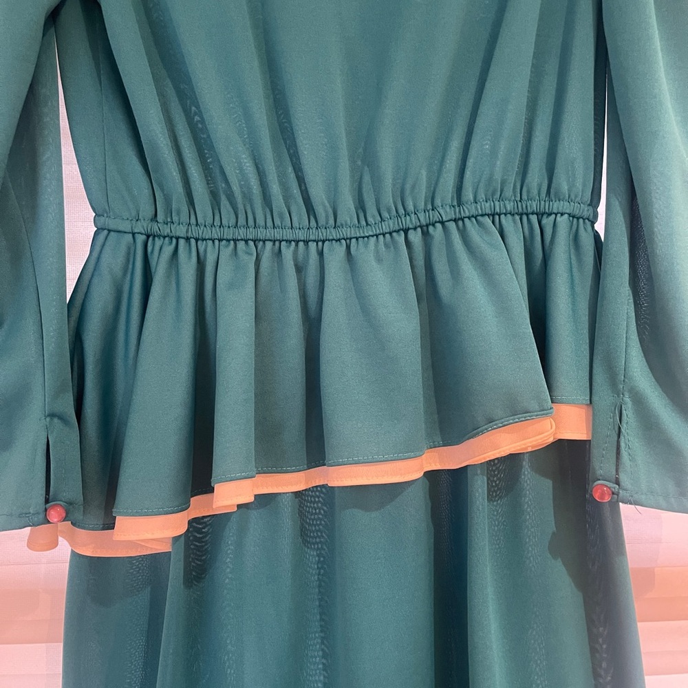 Elegant Teal Dress with Cream Trim - Picture 3 of 6